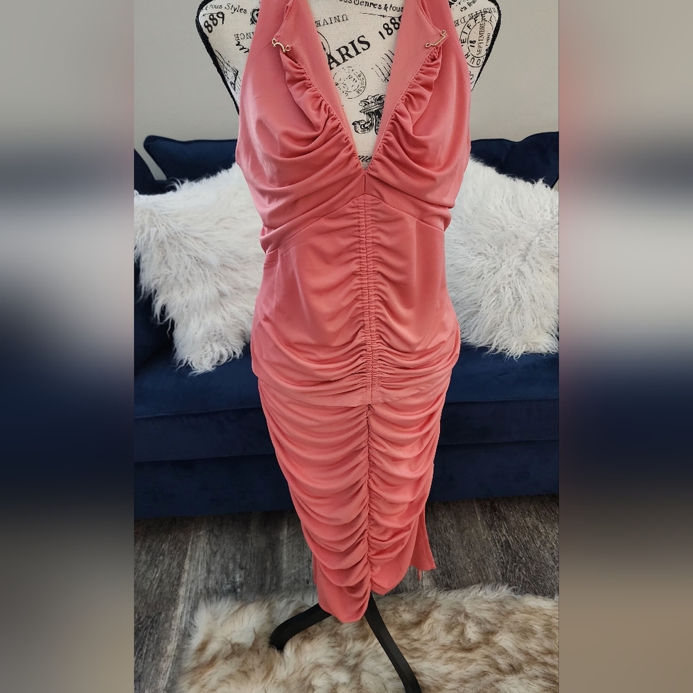 Closet Clear Out- Coral 2 piece skirt set, super flattering - Picture 5 of 10